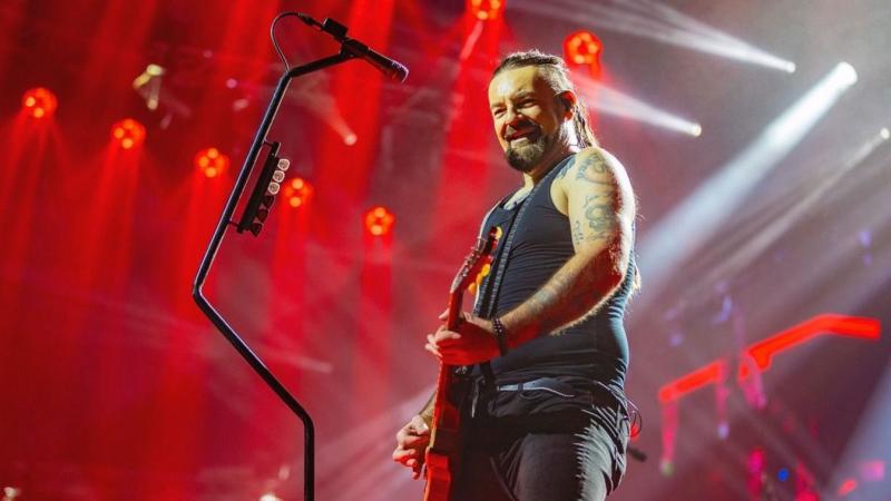 Sidi újra csatlakozik régi zenekarához? A gyanús felvételek és videók mindent elárulnak!