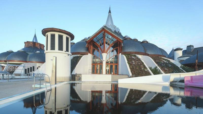 A Hagymatikum, Makó gyöngyszeme mostantól a postai bélyegen is megjelenik, így már a leveleken is büszkén hirdeti városunk kincseit.