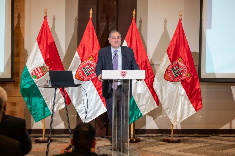 Az állam 5%-os részesedését értékesítette az MBH-részvényekből.