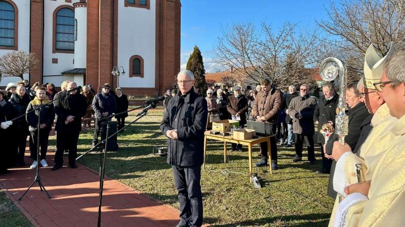 Soltész Miklós: Jelenleg is tanúi vagyunk annak, hogyan cselekszenek a nagyhatalmak a gazdasági érdekek szolgálatában.