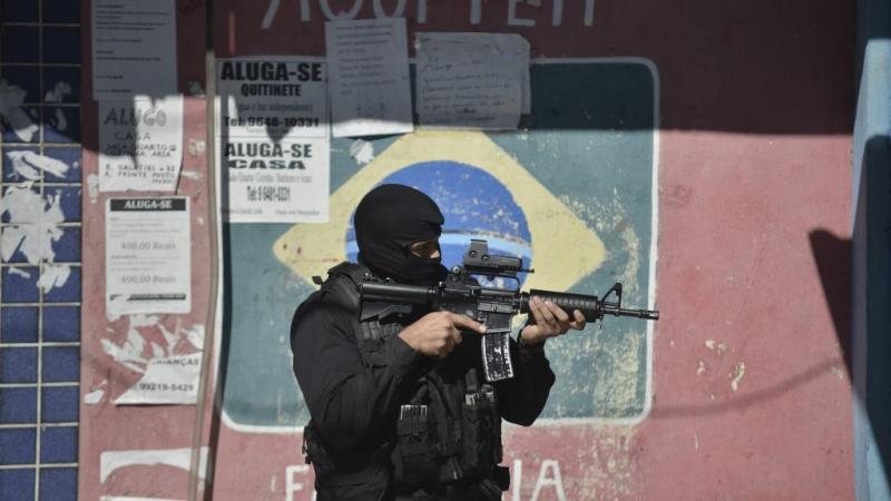 Elfogták a hírhedt brazil drogkereskedőt, aki elrejtőzve próbálta meg elkerülni a hatóságok figyelmét, és ennek érdekében átalakította az arcát plasztikai műtét segítségével.