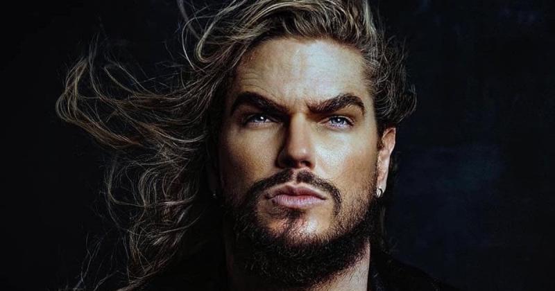 A magyar Jason Momoa áttétes pajzsmirigyrákkal harcol.