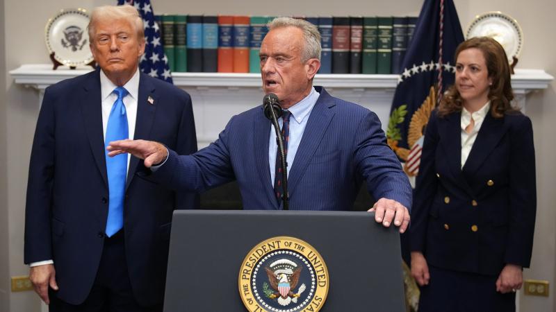 A Fehér Ház rávilágít arra a fontos kapcsolatra, amely a terhesség során alkalmazott paracetamol és az autizmus kialakulása között állhat fenn. Ez egy olyan információ, amely minden édesanya számára elengedhetetlen, hiszen a tudatos döntések meghozatala é