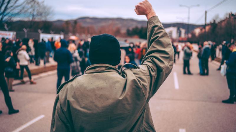 Valami új kezdetének vagyunk tanúi: a fiatal generáció, a zoomerek, felemelték a szavukat, és most már senki sincs védve a változásoktól - Pénzcentrum.
