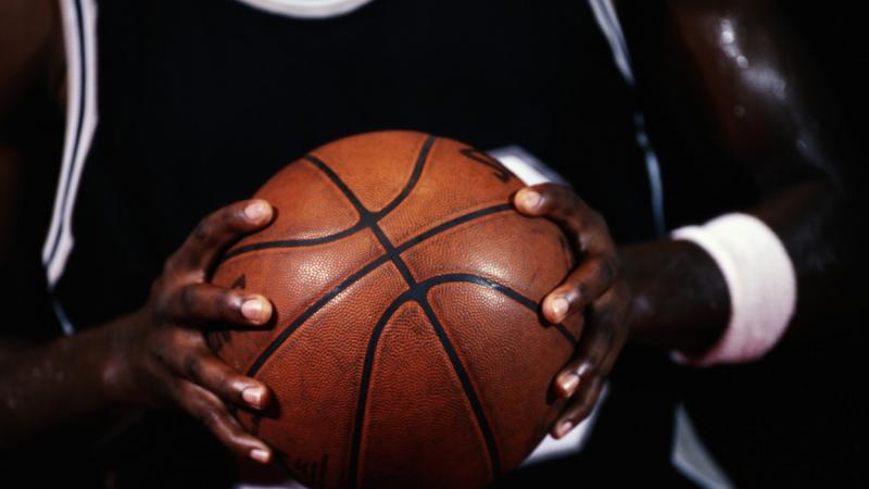 Itt a legfrissebb híradás az NBA világából: újabb testvérpár lépett a reflektorfénybe, hiszen egy újabb sztár játékos csapattársként fogadta öccsét a csapatába - számol be róla a Pénzcentrum.