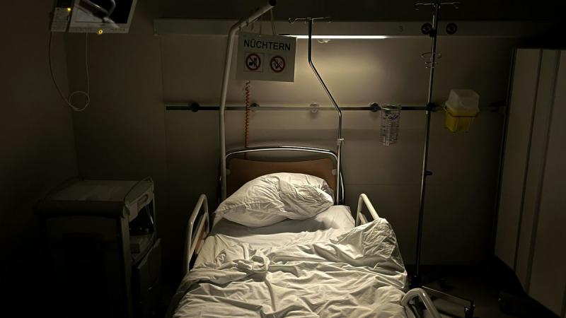 A fiatal nő a rossz testtartásra hivatkozva keresett magyarázatot fájdalmaira, most pedig egy gyógyíthatatlan betegséggel néz szembe.