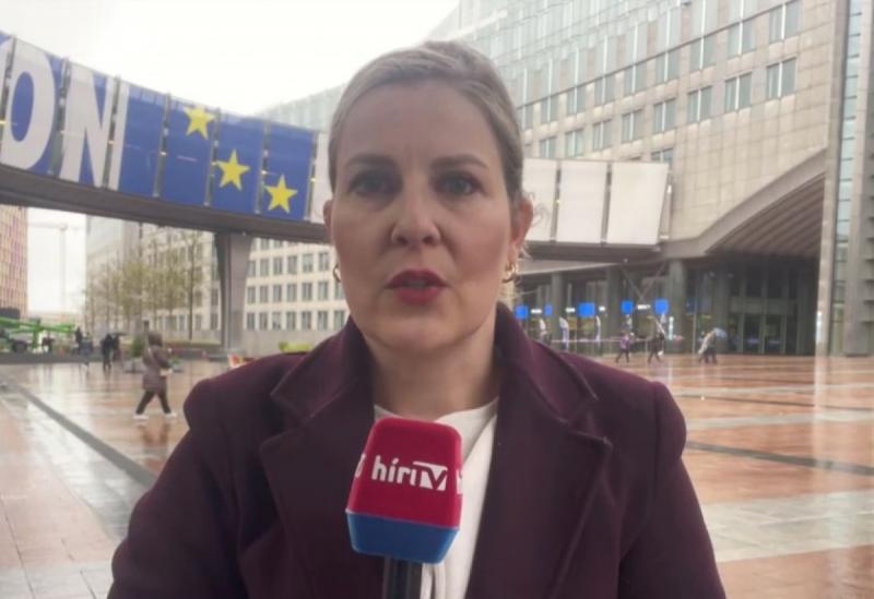 Ukrajna segítése érdekében az Európai Uniónak több milliárd euró összegű hitelt szükséges felvennie. A támogatás célja a háborús helyzet súlyos következményeinek enyhítése és az ország stabilizálása. A részletekért nézd meg a videót!