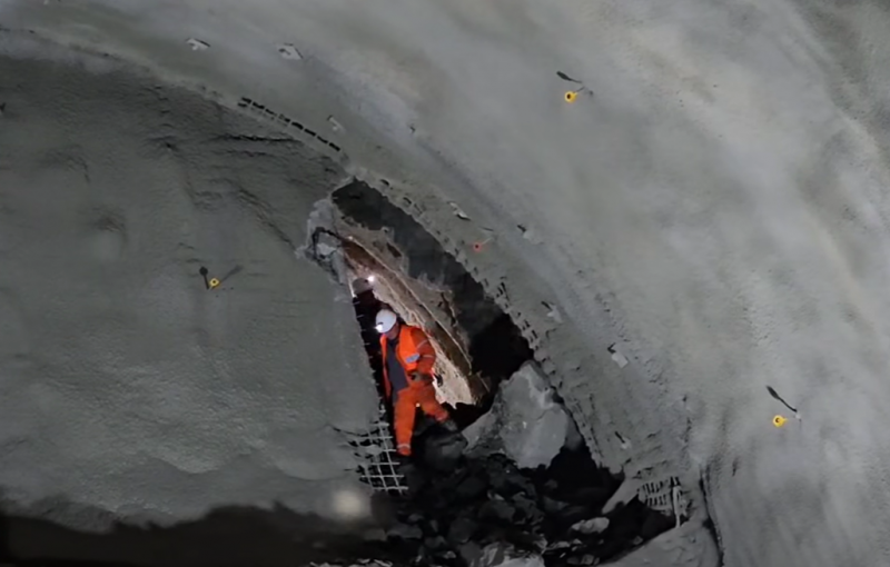 Új fejlemények a dél-erdélyi autópálya hiányzó szakaszának ügyében | Krónika

Az utóbbi időszakban jelentős előrelépések történtek a dél-erdélyi autópálya befejezésével kapcsolatban. A várva várt szakasz, amely régóta megoldatlan problémát jelentett, most
