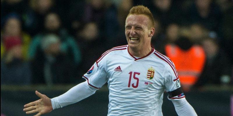 Tíz évvel ezelőtt született meg az a gól, amely örökre beírta magát a futballtörténelem lapjaira, és ezzel Kleinheisler László neve is széles körben ismertté vált. Az emlékezetes pillanat nemcsak a sportág rajongóinak, hanem az egész magyar futballnak is 