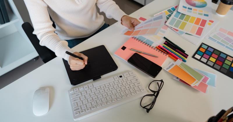 A kedvezőtlen pillanatok néha még a legjobb ötleteket is képesek meghiúsítani, ezért rendkívül fontos, hogy a márkánk arculatváltását gondosan időzítsük.