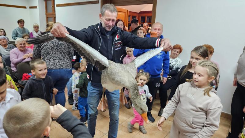 A megyercsi kastélyt színes családi ünnepség varázsolta el Márton napján, ahol a közösség tagjai együtt élvezték a hagyományos programokat és a finom falatokat.