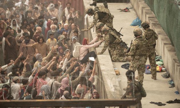 Sárkányok árnyai Kabul egén – A Sámán Pajzs hadművelet titkai között

A Kabul felett szárnyaló sárkányok nem csupán mitikus lények; ezek a hatalmas, színes lények a légkörben lebegve a régió történelmét és kultúráját idézik. A Sámán Pajzs hadművelet során